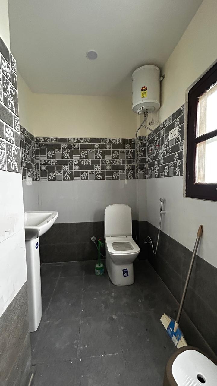 Modern Washroom Facilities at Sukoon Inn
